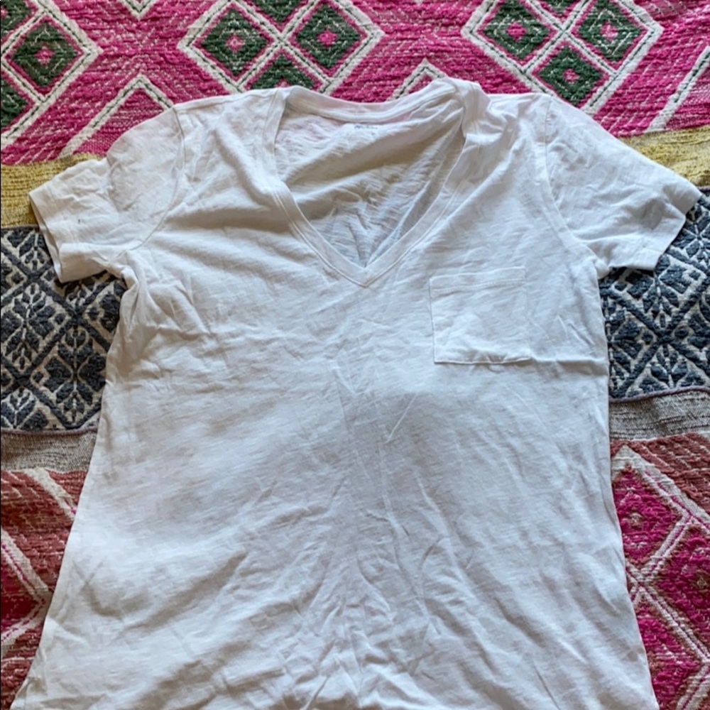 WHITE TEE